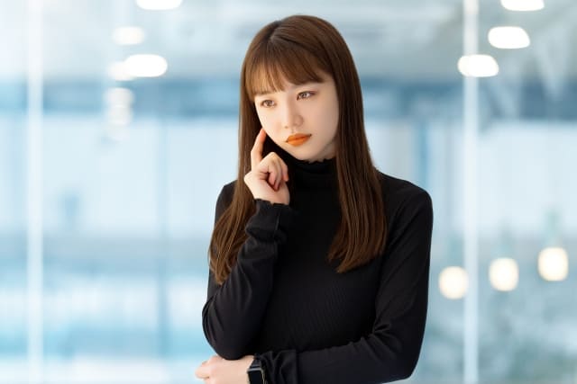 女性が一人で合宿免許へ参加する際に抱えやすい不安と解消のヒント
